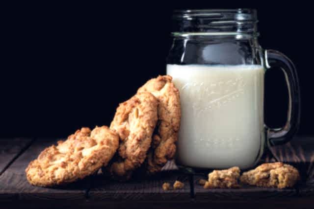 brian-suman-unsplash-milk.jpg